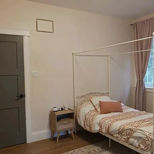 Photo of color Benjamin Moore 1184 Pensacola Pink