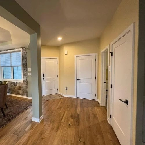 Photo of color Benjamin Moore HC-30 Philadelphia Cream