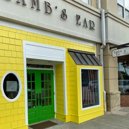 Photo of color Benjamin Moore 327 Pure Joy