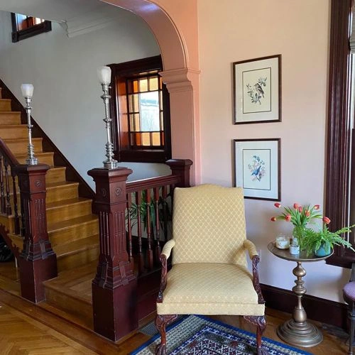 Photo of color Benjamin Moore CW-205 Raleigh Peach