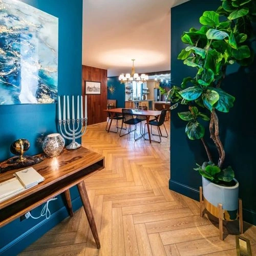 Photo of color Benjamin Moore 2057-10 River Blue