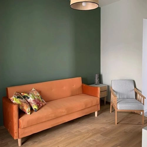 Photo of color Benjamin Moore 461 Rosepine