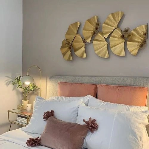 Photo of color Benjamin Moore 2107-50 Sandlot Gray