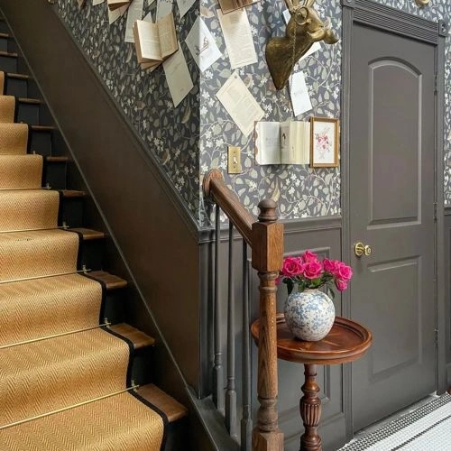 Photo of color Benjamin Moore AF-655 Silhouette Photo of color Benjamin Moore AF-655 Silhouette