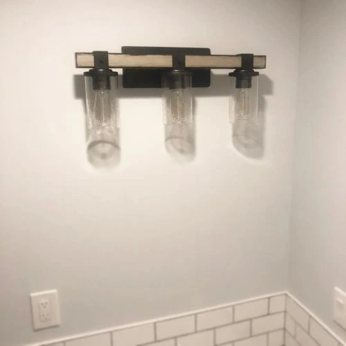 Photo of color Benjamin Moore 2120-70 Stone White