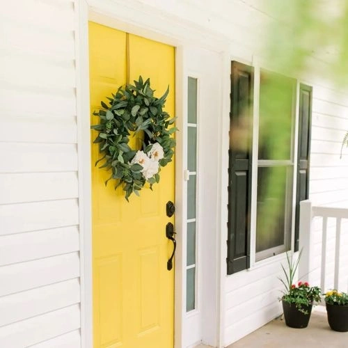 Photo of color Benjamin Moore 321 Viking Yellow