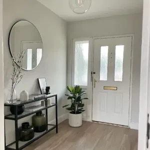 Photo of color Dulux 40YY 73/028 Chiltern White