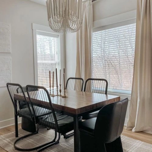 Photo of color Sherwin Williams SW 7570 Egret White