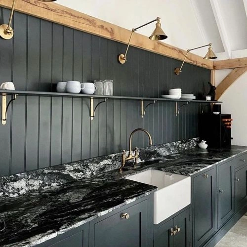 Photo of color Farrow and Ball 305 Hopper Head