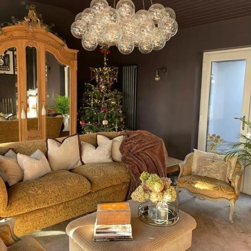 Photo of color Farrow and Ball 294 Paean Black