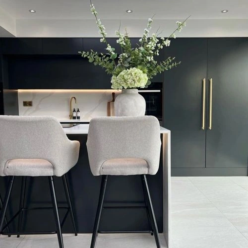 Farrow and Ball Pitch Black / 256