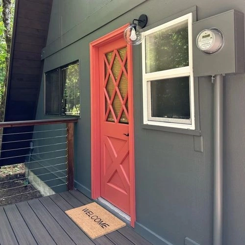 Photo of color Sherwin Williams SW 6333 Foxy