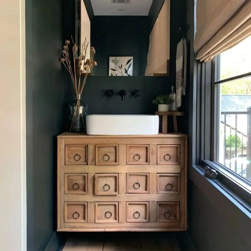 Photo of color Sherwin Williams SW 6994 Greenblack