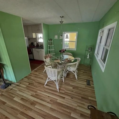 Photo of color Sherwin Williams SW 6724 Mesclun Green