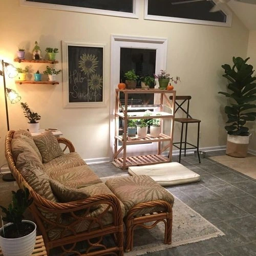 Photo of color Sherwin Williams SW 6672 Morning Sun