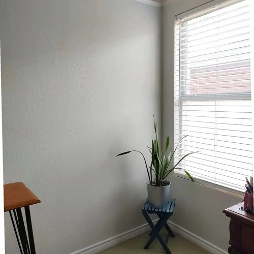 Photo of color Sherwin Williams SW 6161 Nonchalant White
