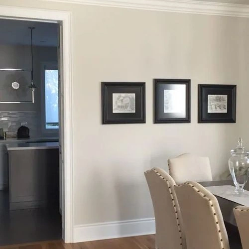 Photo of color Benjamin Moore OC-20 Pale Oak