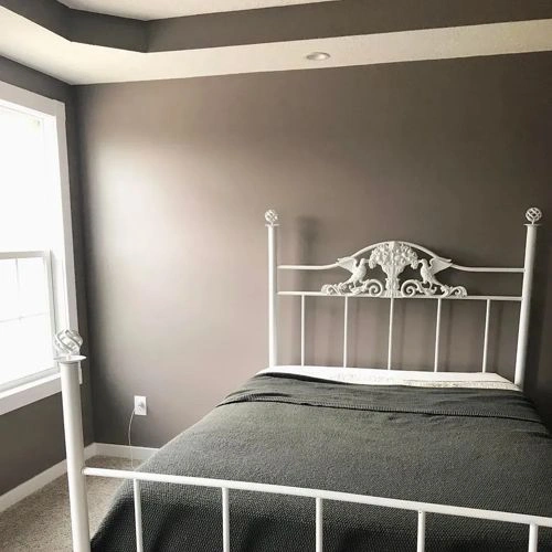 Photo of color Sherwin Williams SW 6039 Poised Taupe