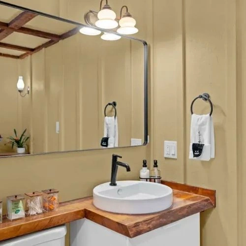 Photo of color NCS S 1515-Y20R 