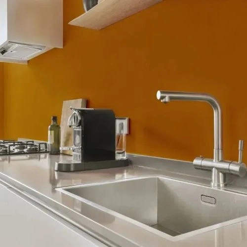 Photo of color NCS S 3060-Y20R 