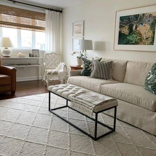 Photo of color Sherwin Williams SW 7012 Creamy