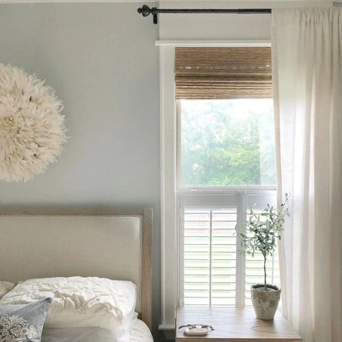 Photo of color Sherwin Williams SW 7057 Silver Strand