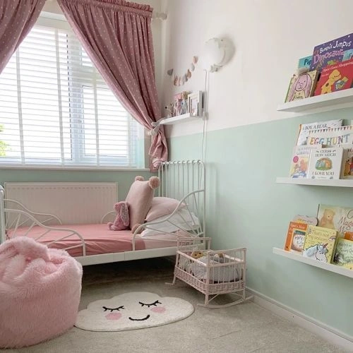 Photo of color Dulux null Willow Tree Photo of color Dulux null Willow Tree