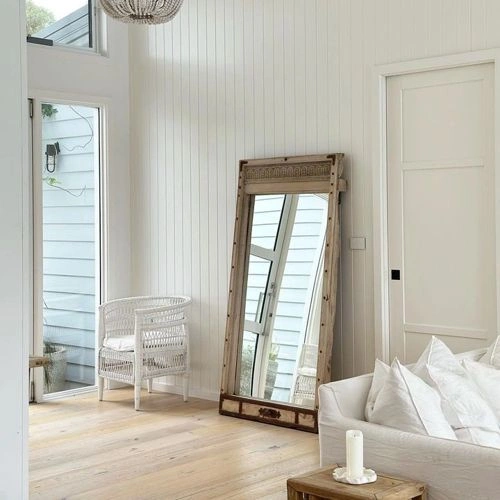 Photo of color Dulux 50YY 83/029 Natural White