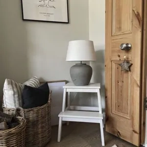 Photo of color Farrow and Ball 2001 Strong White