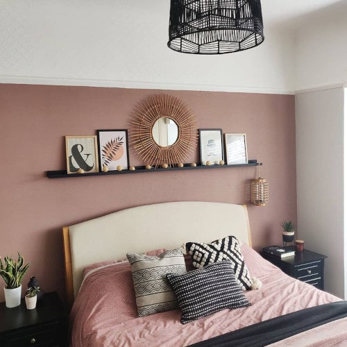 Photo of color Farrow and Ball 294 Sulking Room Pink