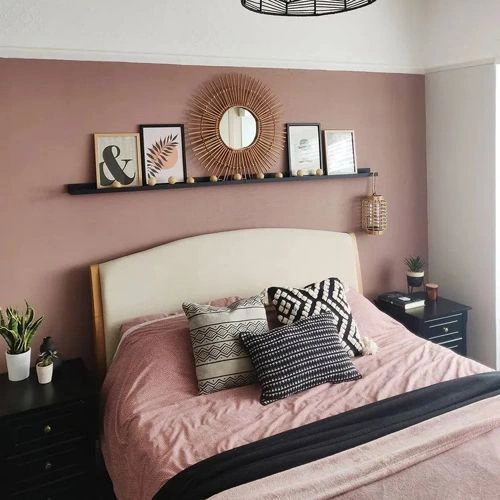 Photo of color Farrow and Ball 294 Sulking Room Pink