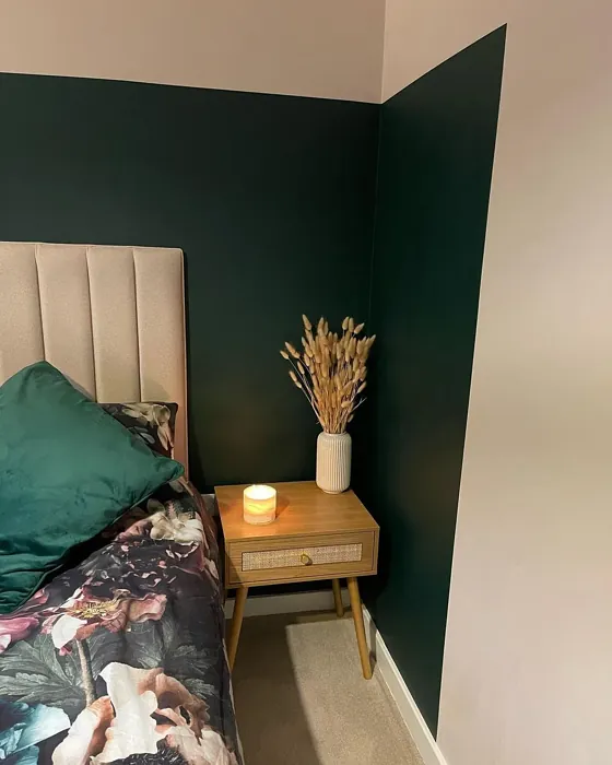 Dulux Pine Needle bedroom review
