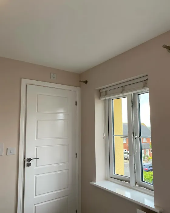 Dulux Almost Oyster bedroom 