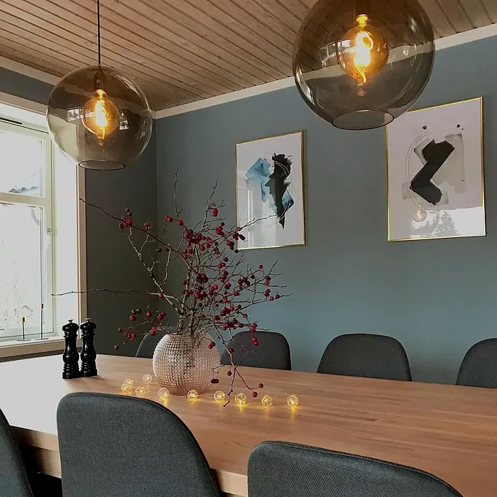 Jotun Arctic Grey dining room color