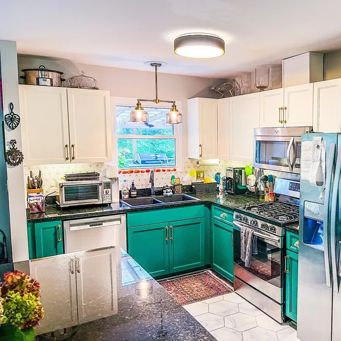 Behr Sparkling Emerald kitchen cabinets color review