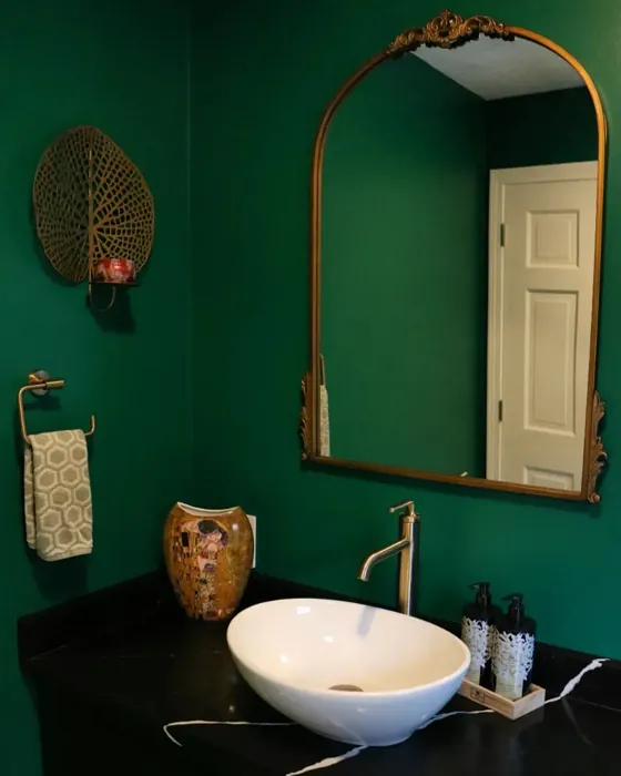 Sparkling Emerald bathroom interior