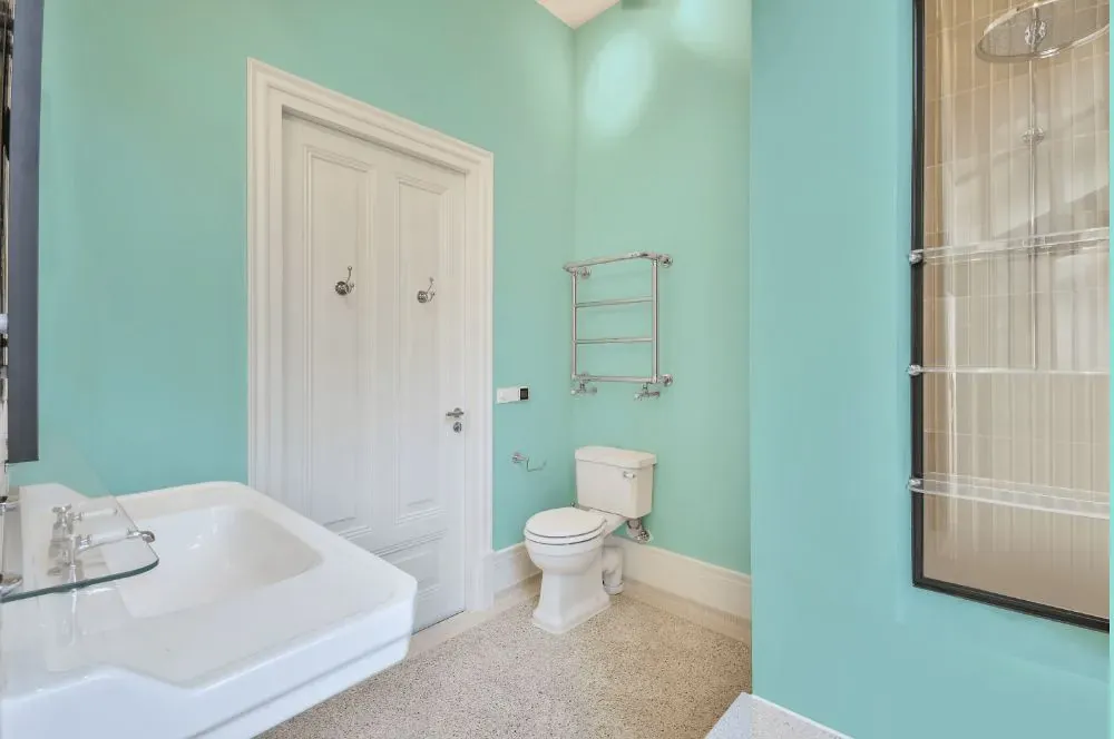 Behr Tahitian Breeze bathroom