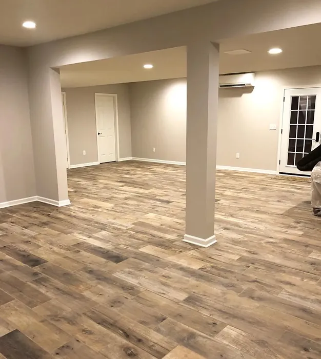 Benjamin Moore Abalone wall paint 