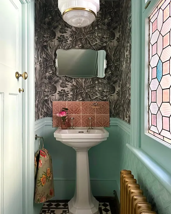 Benjamin Moore Annapolis Green bathroom color