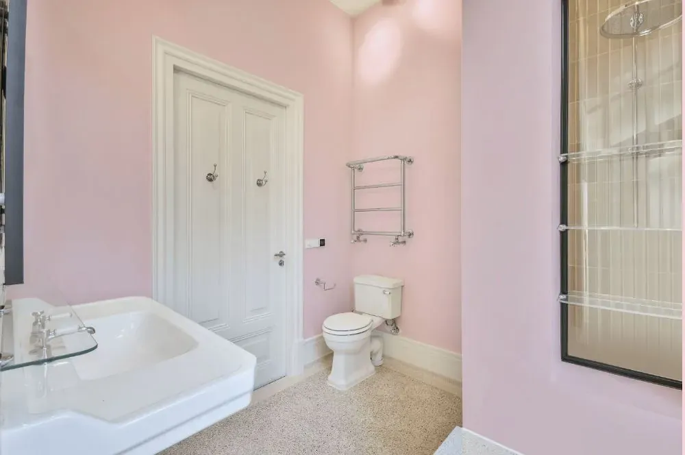 Benjamin Moore Aztec Lily bathroom