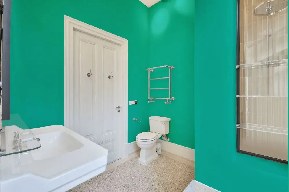 Benjamin Moore Bahama Green bathroom