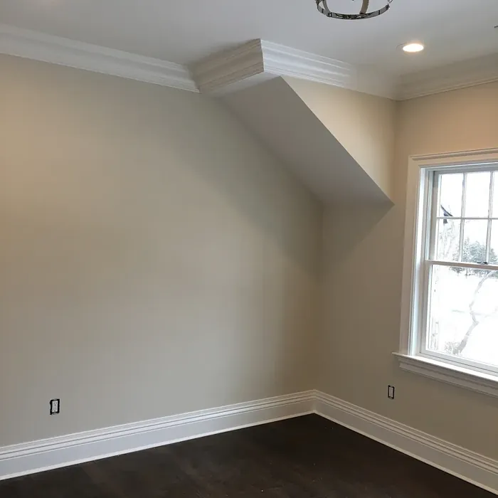 Benjamin Moore OC-9 wall paint review