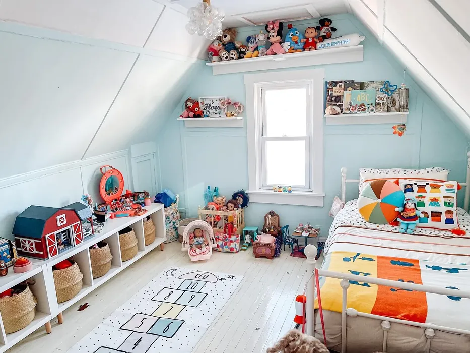 Benjamin Moore Barely Teal Kids' Room