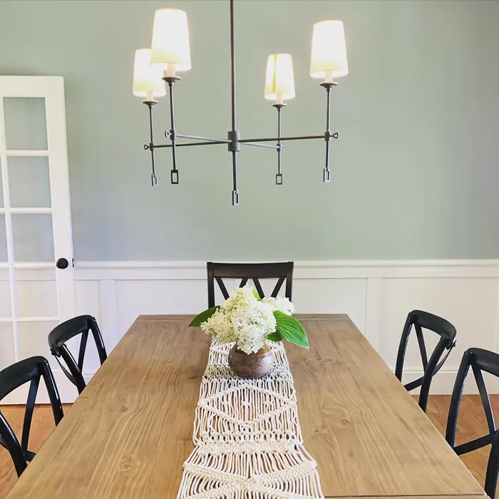 Benjamin Moore Beach Glass dining room paint