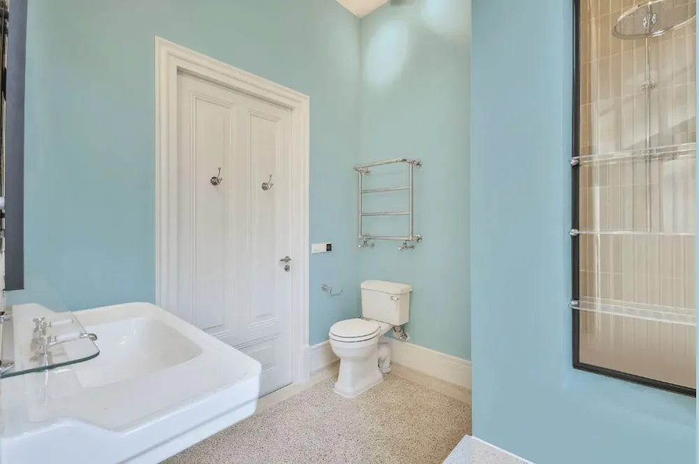 Benjamin Moore Blue Allure bathroom