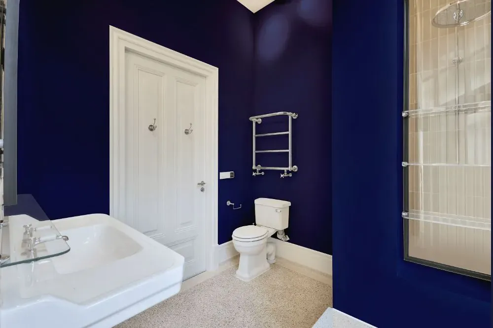 Benjamin Moore Blue Grotto bathroom