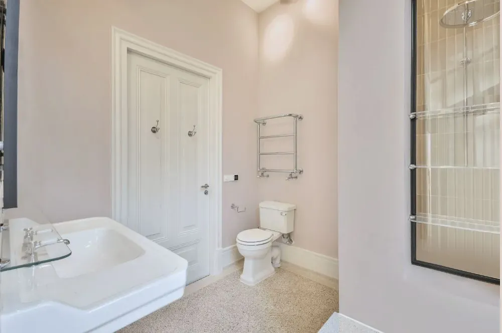 Benjamin Moore Bridal Rose bathroom