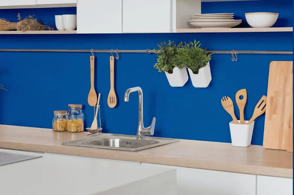 Benjamin Moore Brilliant Blue kitchen backsplash