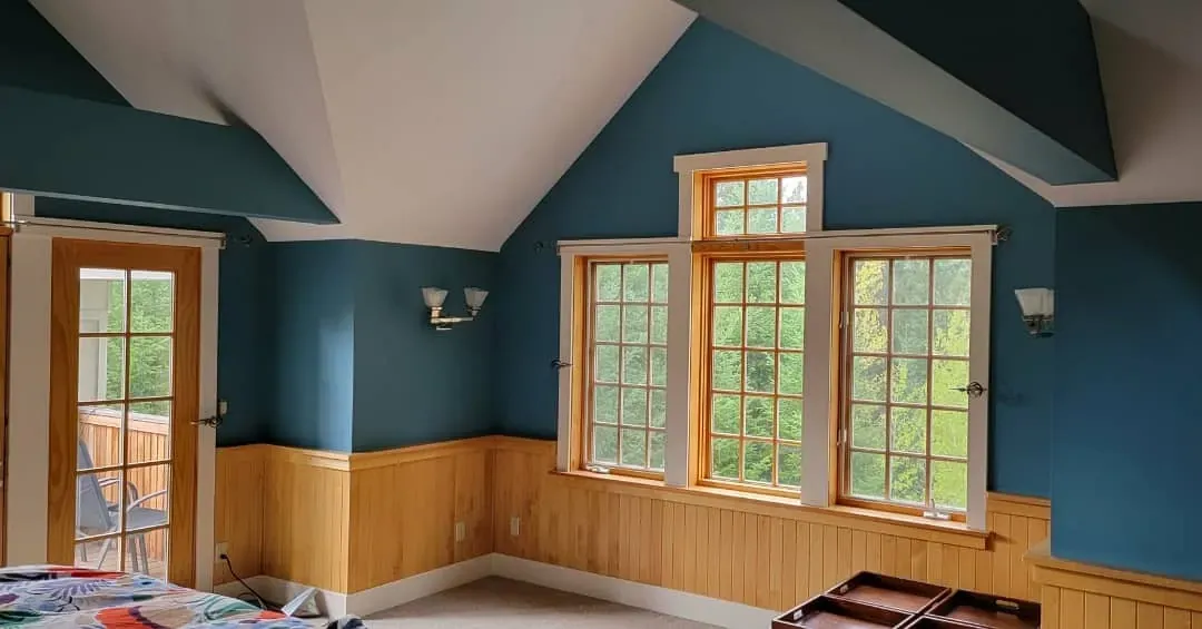 Benjamin Moore Buckland Blue living room paint review