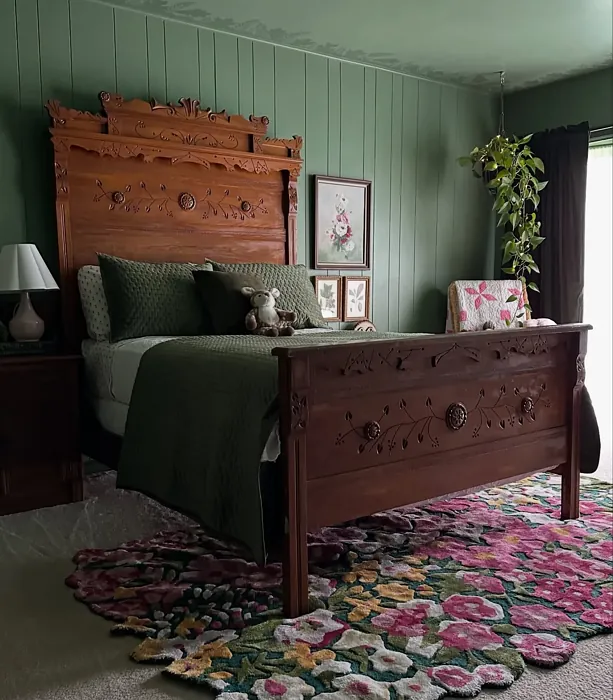 Benjamin Moore Cedar Path bedroom 